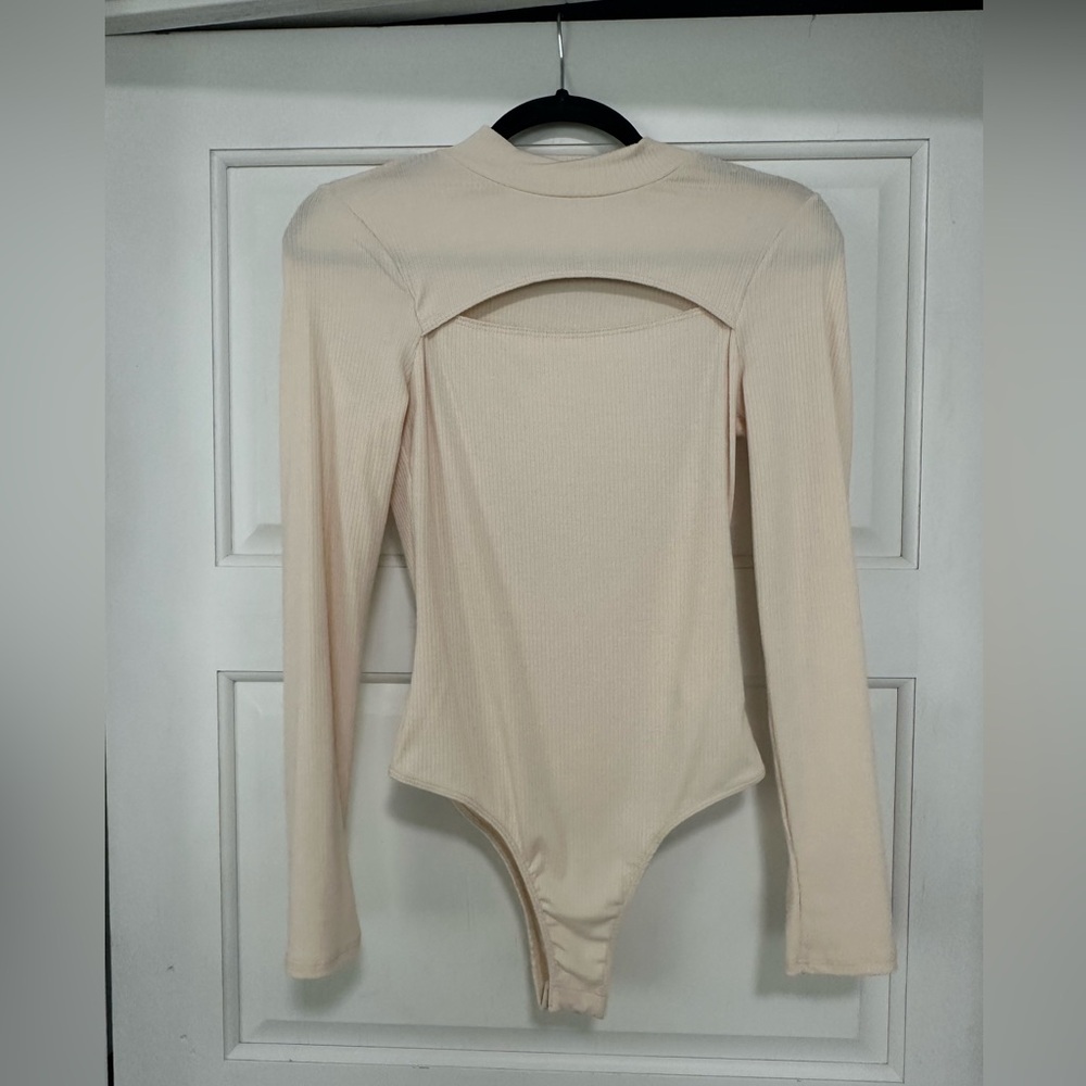 long sleeve bodysuit with front cut-out